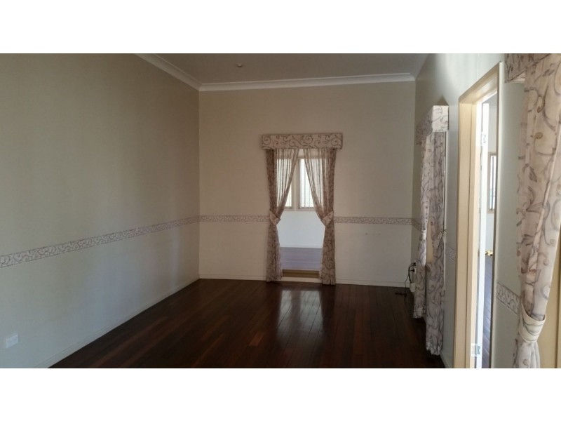 14 Charles Street, Springsure QLD 4722