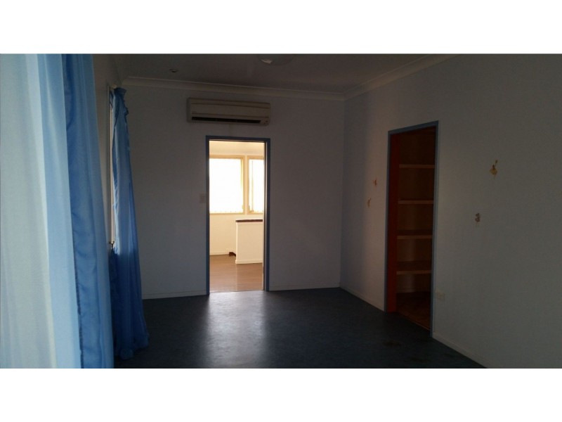 14 Charles Street, Springsure QLD 4722