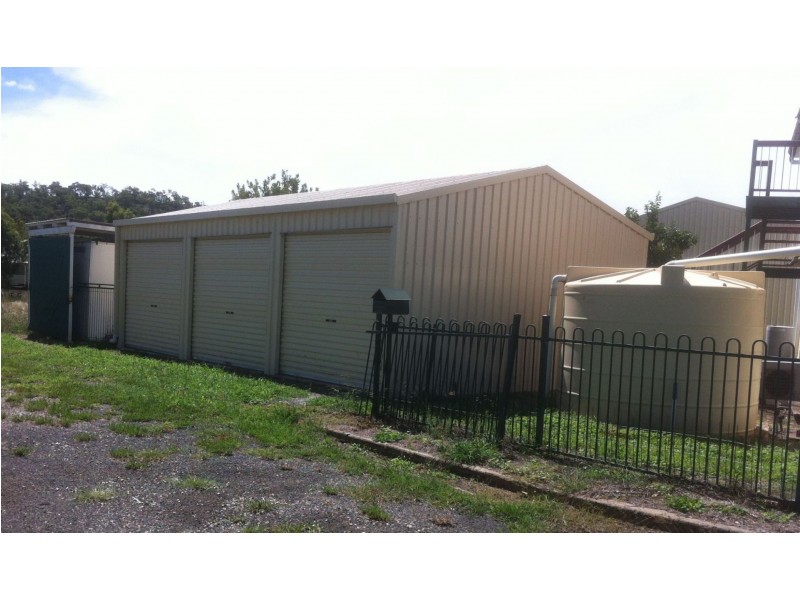 14 Charles Street, Springsure QLD 4722