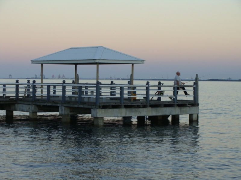 42 Allpass Parade, Shorncliffe QLD 4017