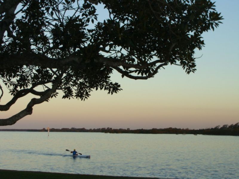 42 Allpass Parade, Shorncliffe QLD 4017