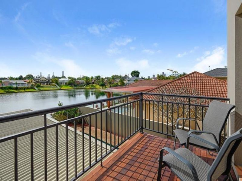 Broadbeach Waters QLD 4218