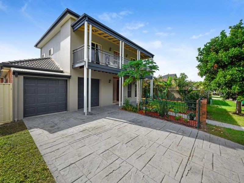 Broadbeach Waters QLD 4218