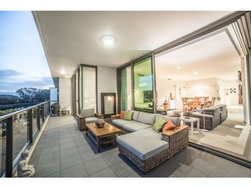 29101/2 Ephraim Island Bridge, Paradise Point QLD 4216