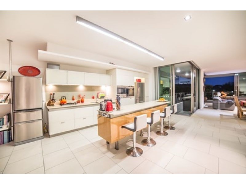 29101/2 Ephraim Island Bridge, Paradise Point QLD 4216