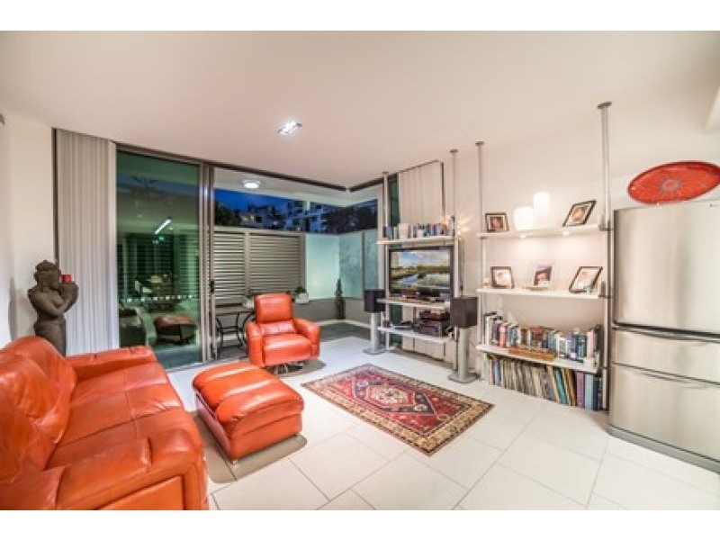 29101/2 Ephraim Island Bridge, Paradise Point QLD 4216