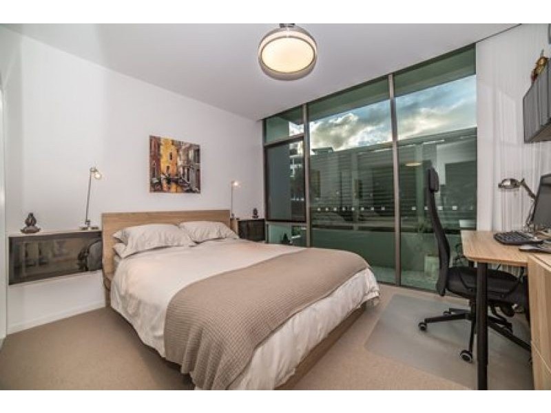 29101/2 Ephraim Island Bridge, Paradise Point QLD 4216