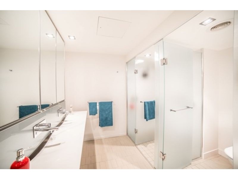 29101/2 Ephraim Island Bridge, Paradise Point QLD 4216