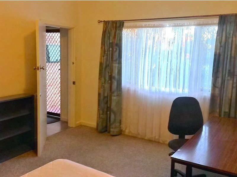 15 Eureka Road, Wilson WA 6107