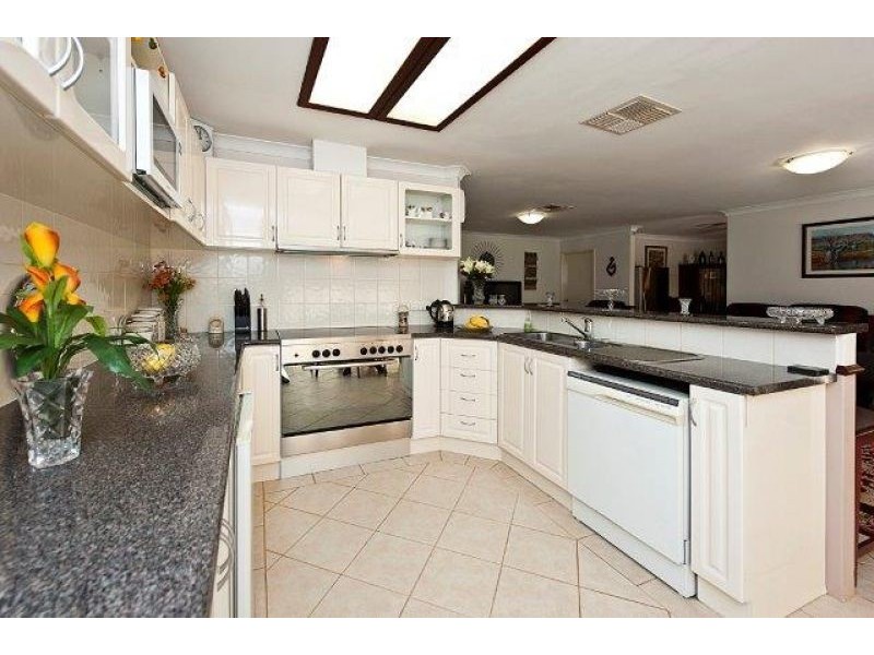 685 Albany Highway, Bedfordale WA 6112