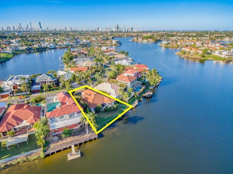 30 Montevideo Drive, Clear Island Waters QLD 4226