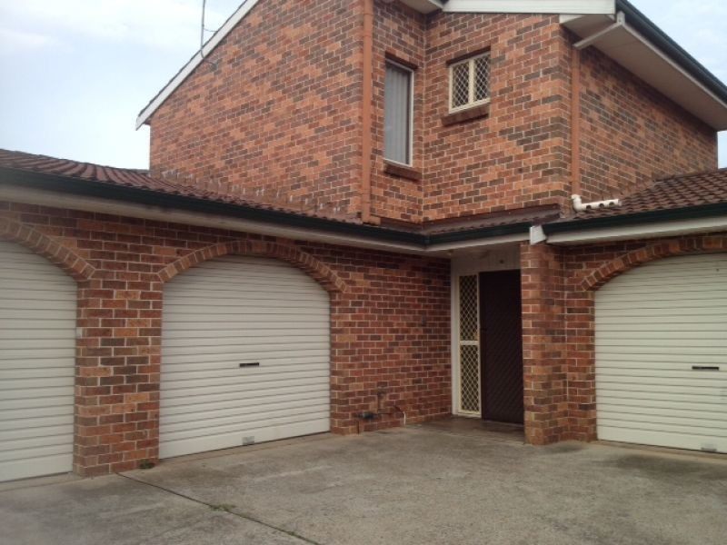 16/18 Hosking Crescent, Glenfield NSW 2167