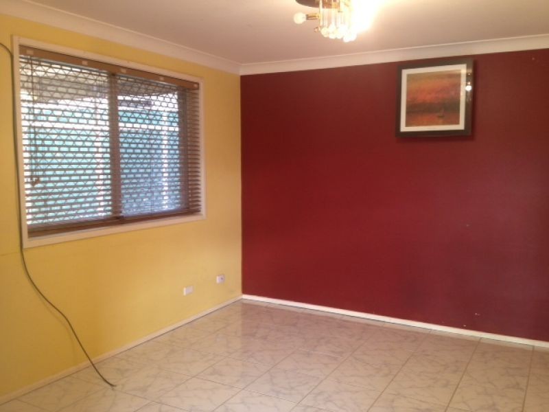 16/18 Hosking Crescent, Glenfield NSW 2167