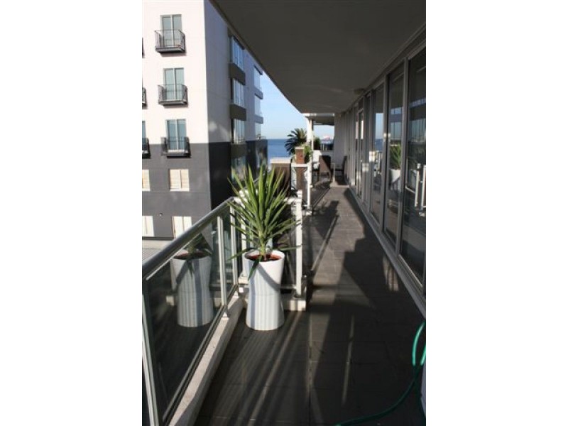402/65 Beach St, Port Melbourne VIC 3207