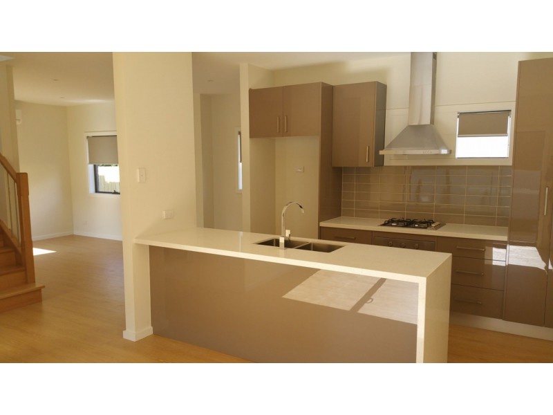 2/110 Porter Rd, Heidelberg Heights VIC 3081