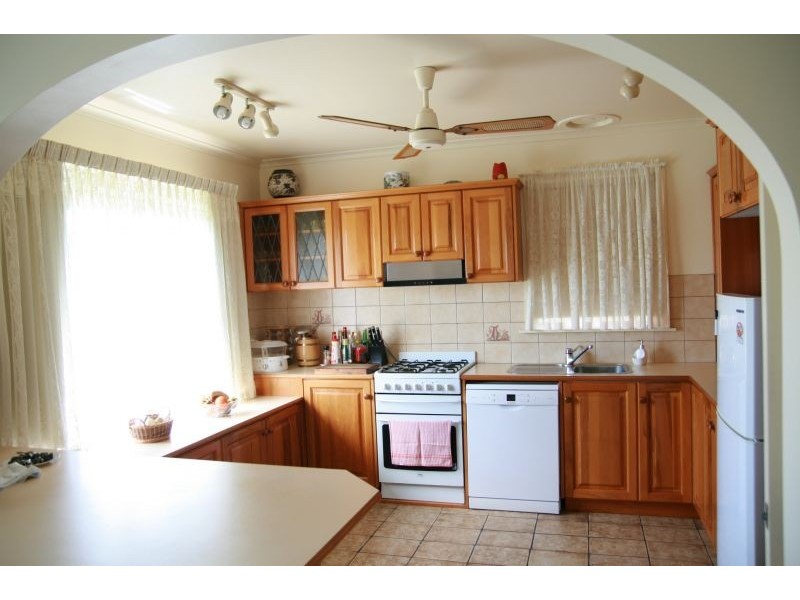 6 Olney Avenue, Thomson VIC 3219