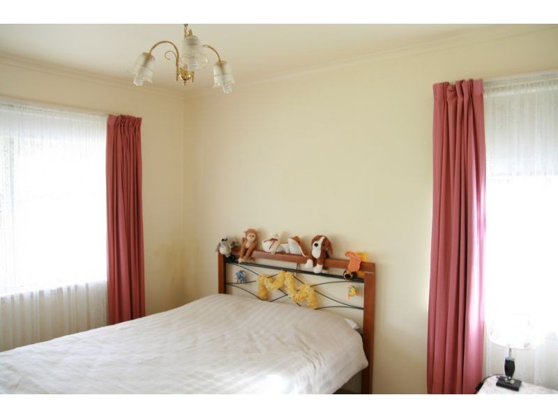 6 Olney Avenue, Thomson VIC 3219