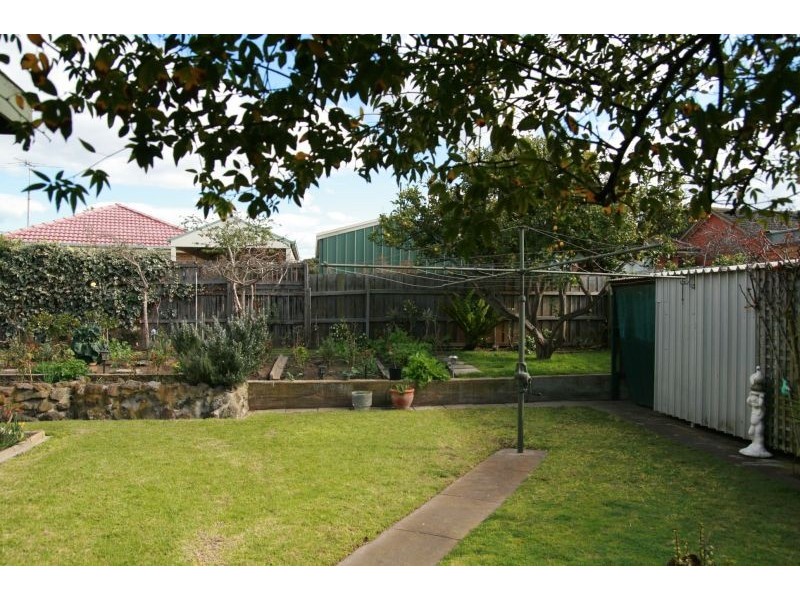 6 Olney Avenue, Thomson VIC 3219