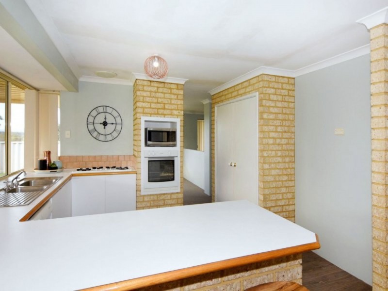 67 Barnes Ave, Australind WA 6233