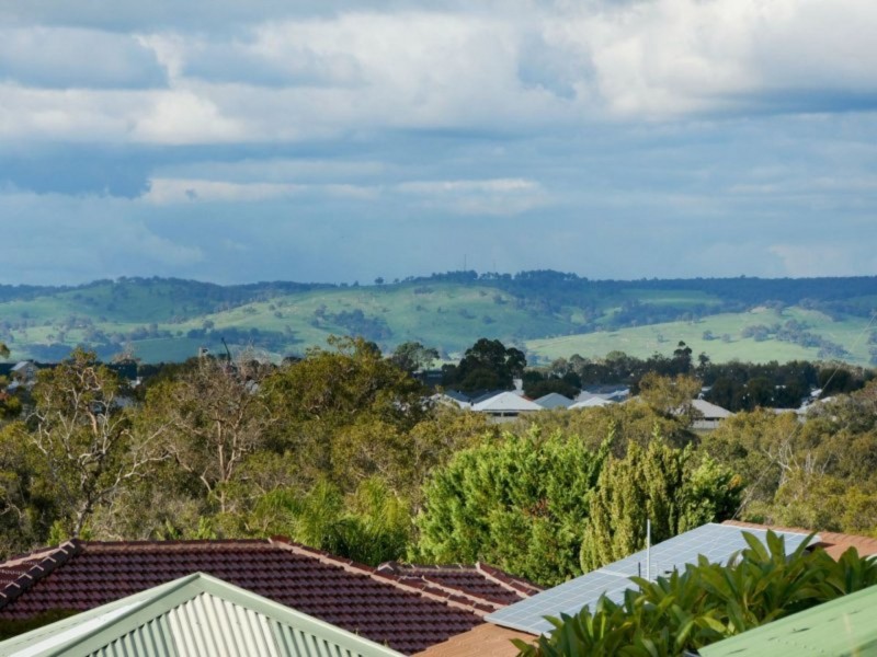 67 Barnes Ave, Australind WA 6233