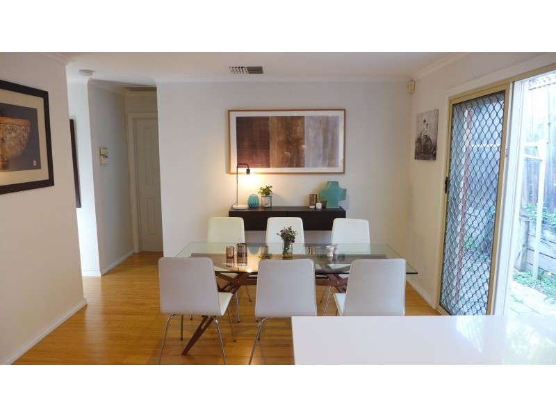 11 Gilbert Rd, Ivanhoe VIC 3079