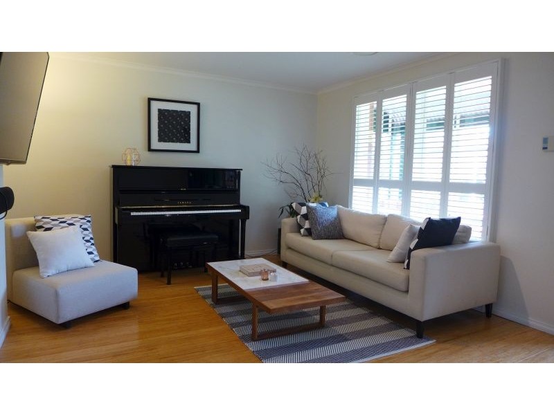 11 Gilbert Rd, Ivanhoe VIC 3079