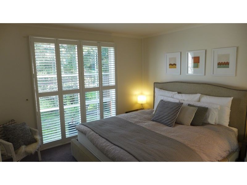 11 Gilbert Rd, Ivanhoe VIC 3079