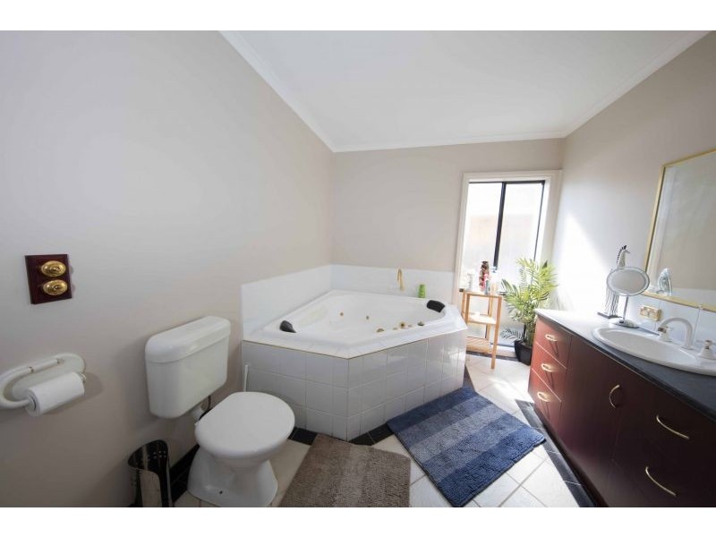 36 Dorothy Crescent, Mornington VIC 3931