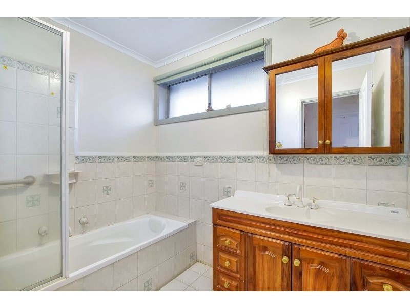 60 Sinclair Road, Bayswater VIC 3153