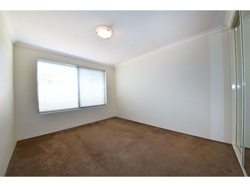 9 Kansas Lane, Hocking WA 6065