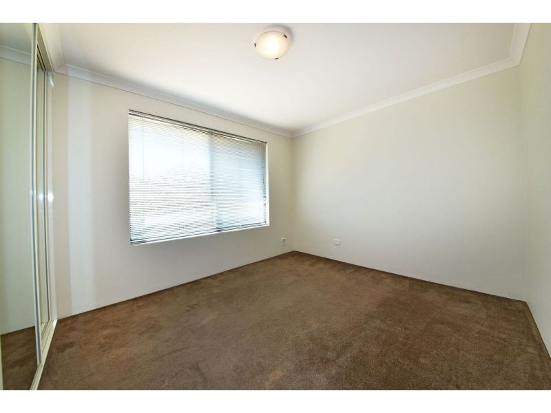 9 Kansas Lane, Hocking WA 6065