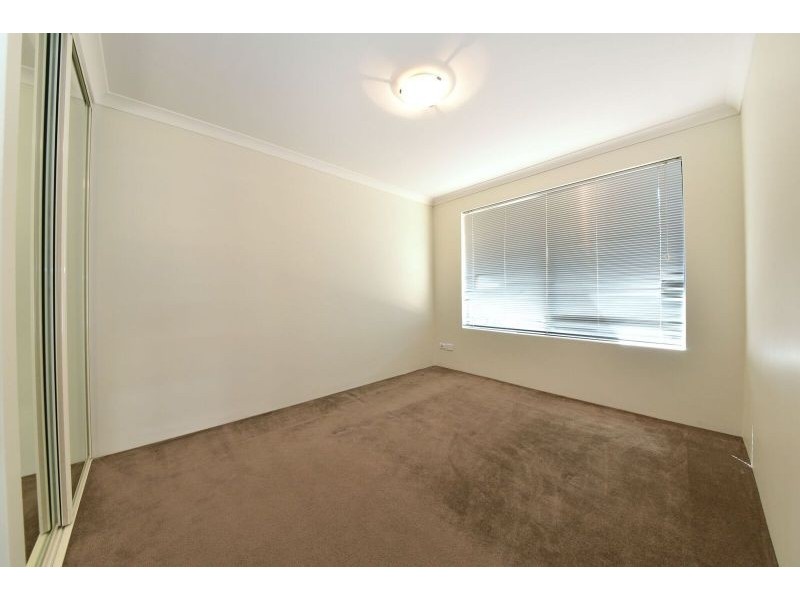 9 Kansas Lane, Hocking WA 6065