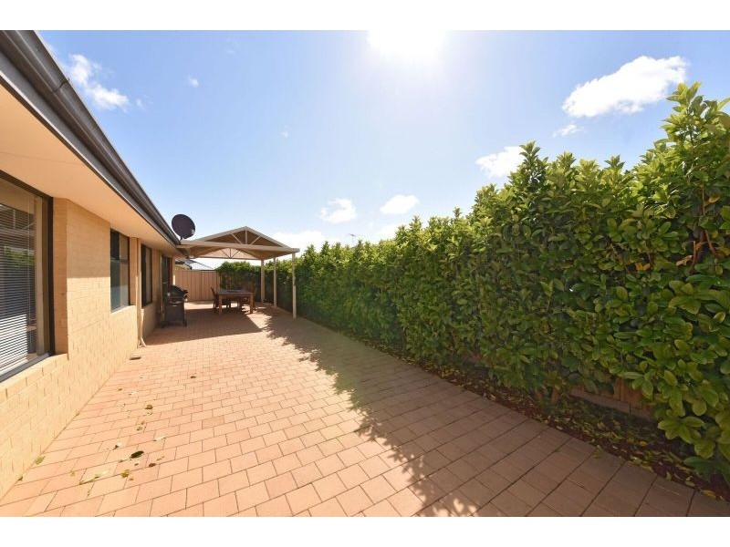 9 Kansas Lane, Hocking WA 6065