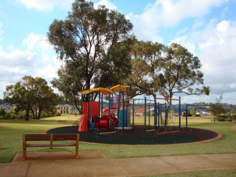 9 Kansas Lane, Hocking WA 6065