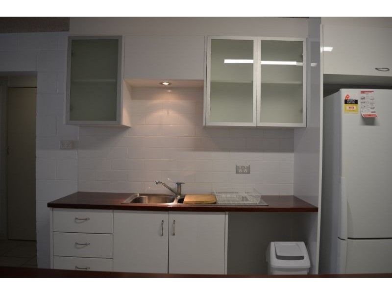 163/8 Eyre Street, North Ward QLD 4810