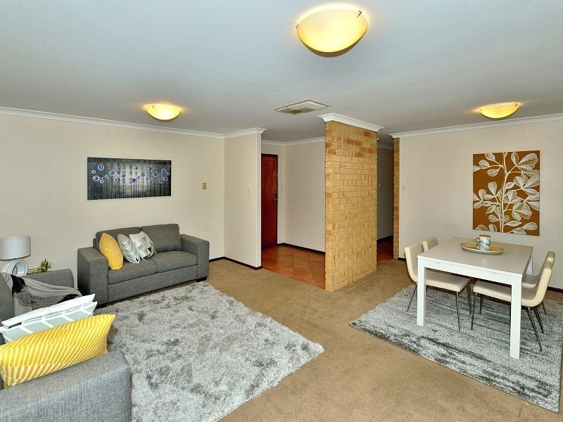5a Maple Grove, Halls Head WA 6210