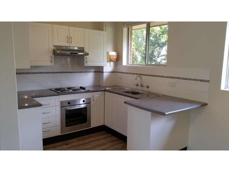 4/44 Redman Avenue, Thirroul NSW 2515