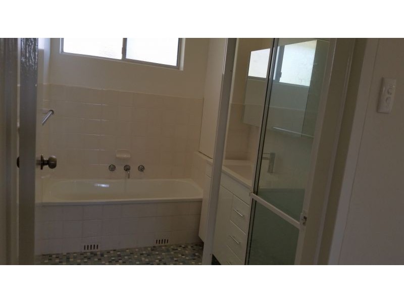 4/44 Redman Avenue, Thirroul NSW 2515