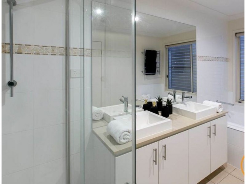 17a Brenda Street, Morningside QLD 4170