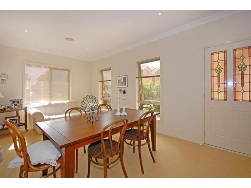 6/2 Mckelvie Court, Glen Waverley VIC 3150