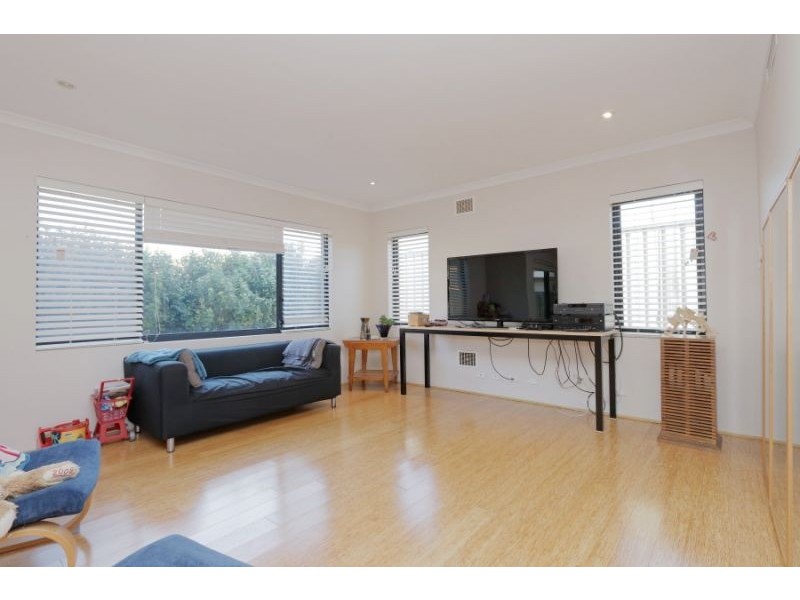 128c Huntriss Road, Doubleview WA 6018