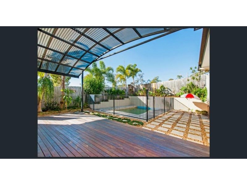 82 Kincaid Drive, Highland Park QLD 4211