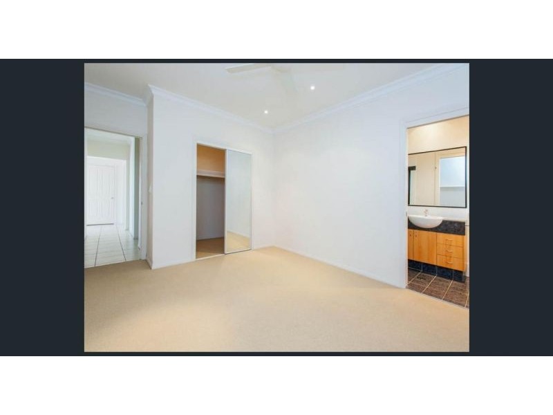 82 Kincaid Drive, Highland Park QLD 4211