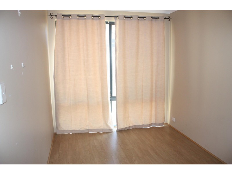 106 East Road, Pearsall WA 6065