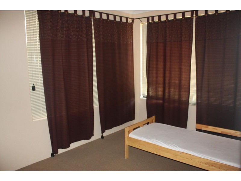 106 East Road, Pearsall WA 6065