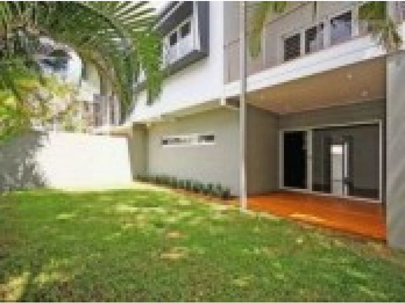 2/10 Highlands Street, Albion QLD 4010