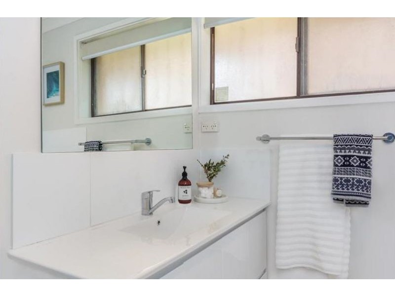 2 Gleneagle Parade, North Nowra NSW 2541