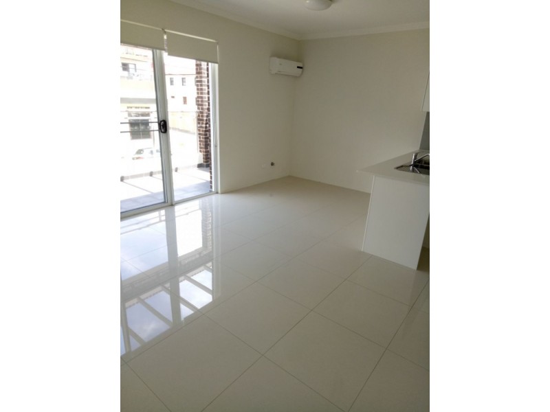 12/4 Barangaroo Road, Toongabbie NSW 2146