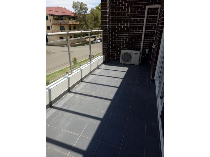 12/4 Barangaroo Road, Toongabbie NSW 2146