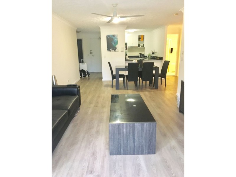 11/24 Slatyer Avenue, Bundall QLD 4217